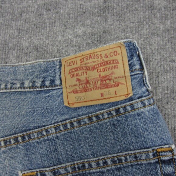 Vintage Levi's 550 Jean Shorts Mens 36 Relaxed Fit Blue Denim Jorts Y2K 90s - Picture 3 of 10